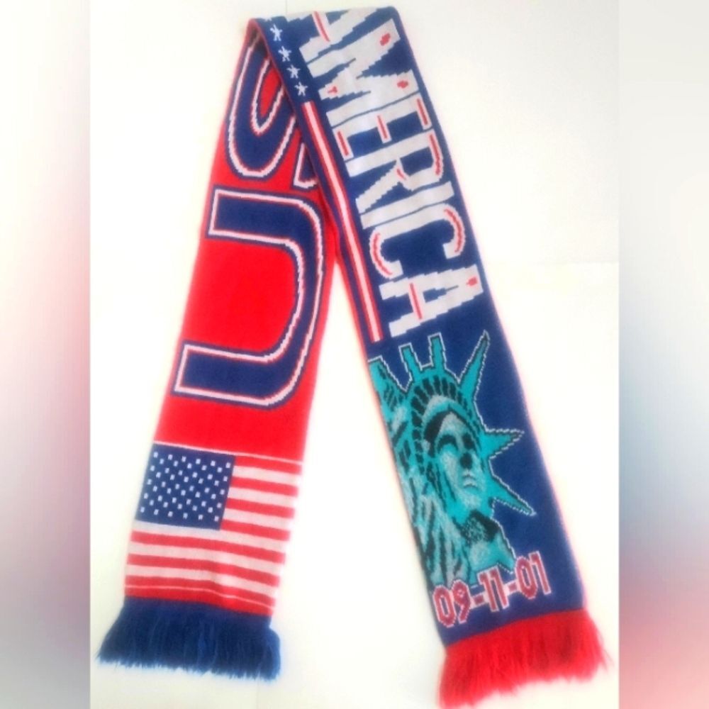 Vintage 9/11/01 Patriotic USA Statue of Liberty America Fringed Acrylic Scarf